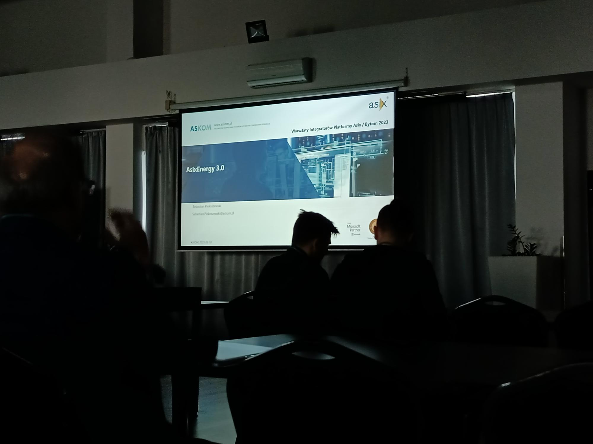 Sala wykładowa, prezentacja podczas szkolenia Asix zorganizowanego przez firmę Askom w zakresie systemów SCADA.